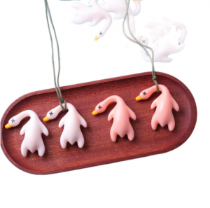 DuckTheSun Charm – Solar-Powered ‘Roast Duck’ Pendant & UV Reminder for Bags/Phones